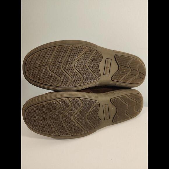 Minnetonka Brown Suede Chukka Boots - Picture 5 of 6